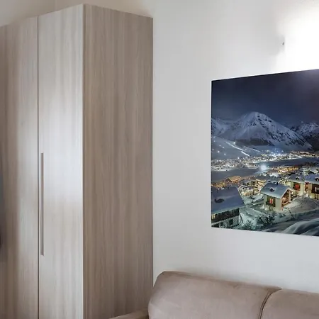 Arcobaleno Viola Apartment *